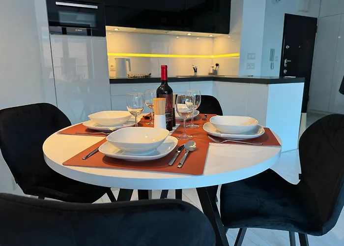 Black&white Angel كراكوفيا